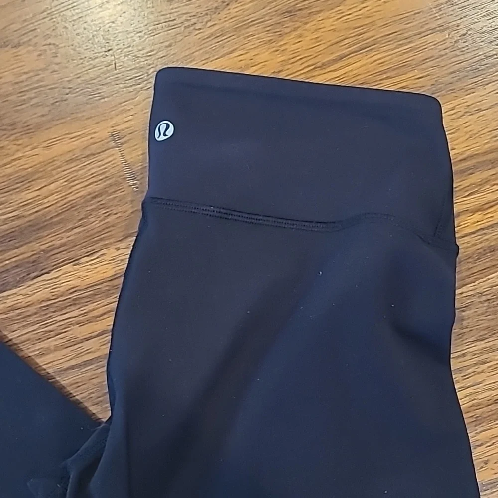 Lululemon Black Leggings Size 6 - Picture 2 of 6